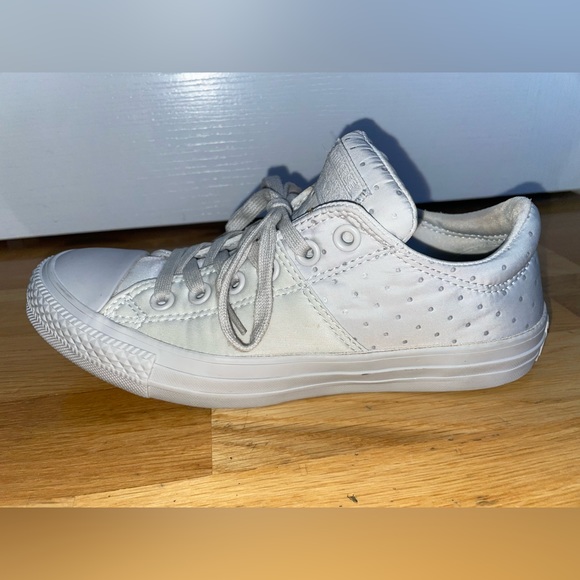 Converse Shoes - All Star ⭐️ Converse Chuck Taylor Madison Shoes 7